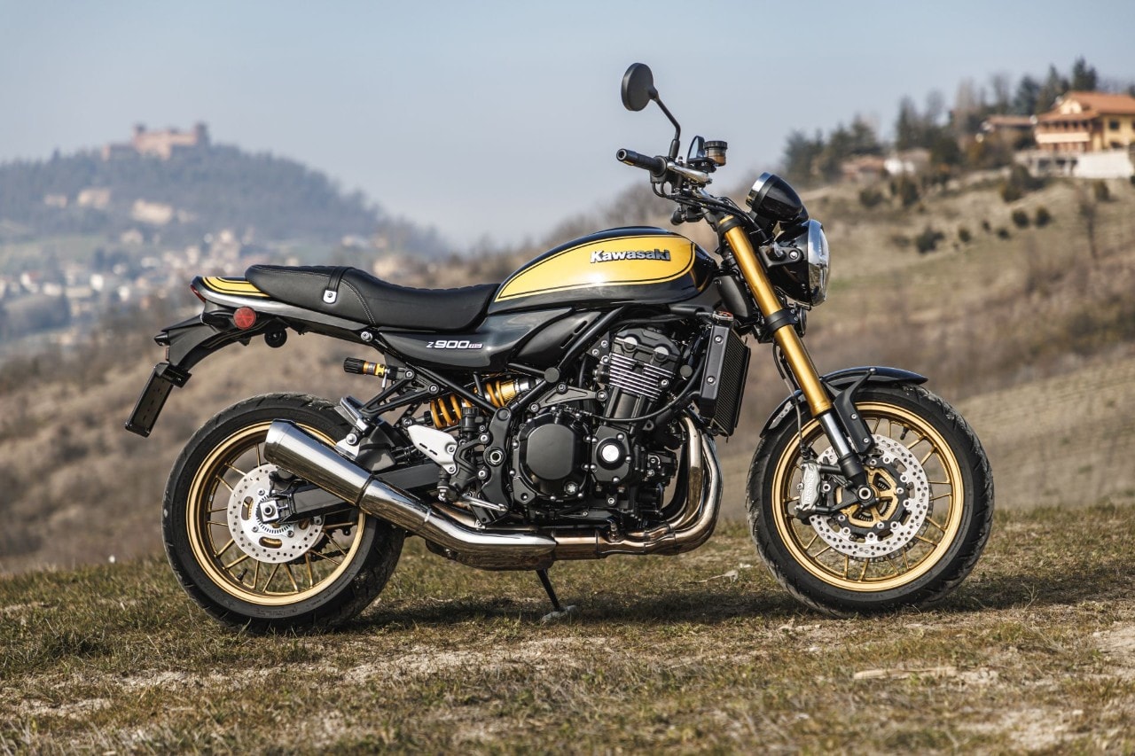 Kawasaki Z900 RS SE e Yamaha XRS900: modern classic... a modo loro